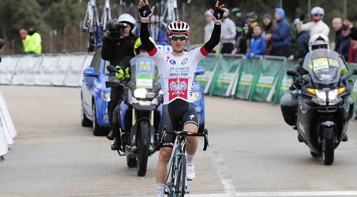 Kwiatkowski taglia in solitaria il traguardo posto presso il santuario di Santa María de Lluc (foto Omega Pharma - QuickStep)