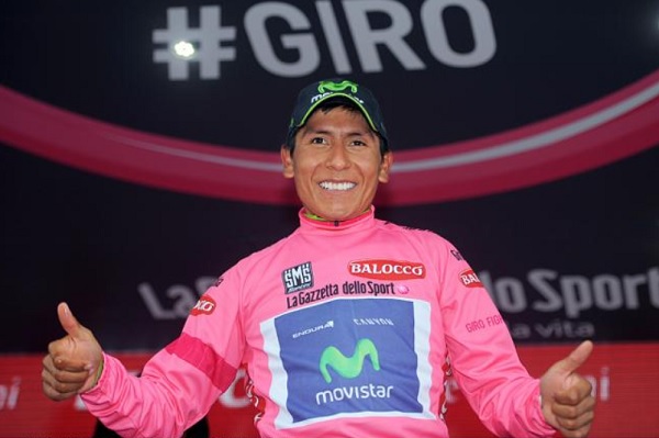 Nairo Quintana sfoggia la maglia rosa. Nessuno sembra più in grado di strappargliela (foto Tim De Waele/TDW Sport)