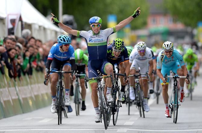 Albasini si impone nella dimezzata tappa di Sion (foto Tim de Waele)