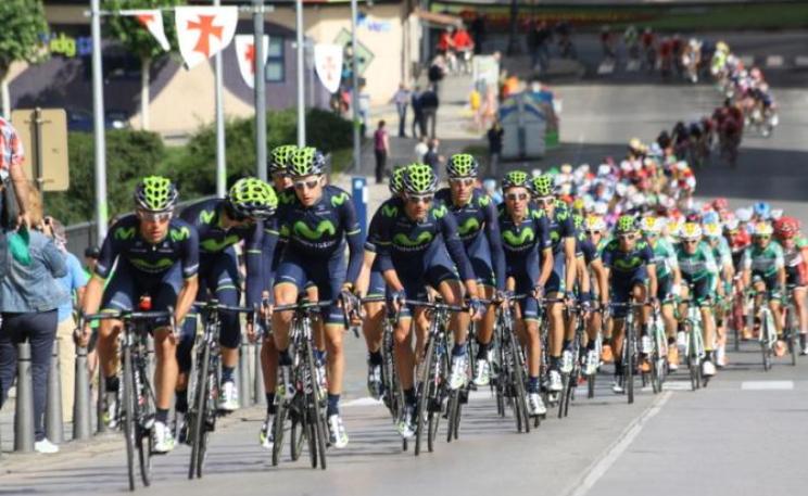 La dominatrice Movistar in azione nel campionato nazionale spagnolo, uno dei più interessanti tra quelli in programma perchè proponeva undici tornate del circuito dei prossimi campionati del mondo (www.elpedaldefrodo.com)