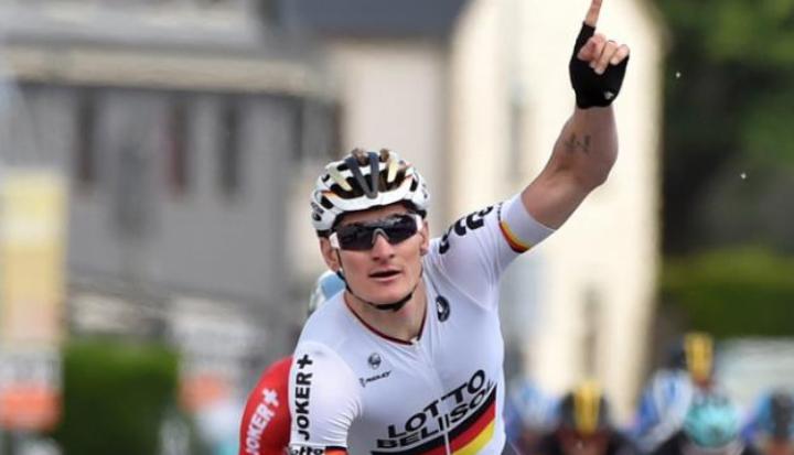 Greipel ottiene il suo nono successo stagionale sul traguardo di Hesperange, prima tappa in linea del Giro del Lussemburgo (foto Tim de Waele/TDW Sport) 