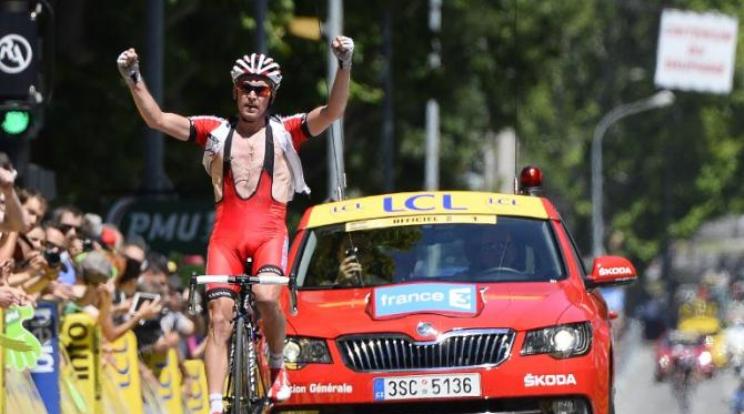 Trofimov taglia in déshabillé il traguardo di Gap del Criterium del Delfinato (foto AFP)