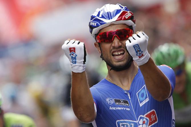 Bouhanni piazza due poderosi pugni sul muso a tutti (foto Bettini)