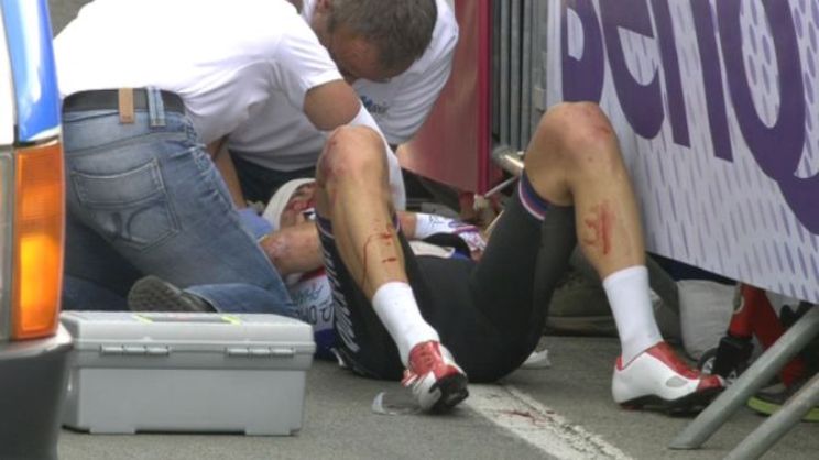 I soccorsi a Štybar dopo la brutta caduta avvenuta alle porte del traguardo di Ardooie