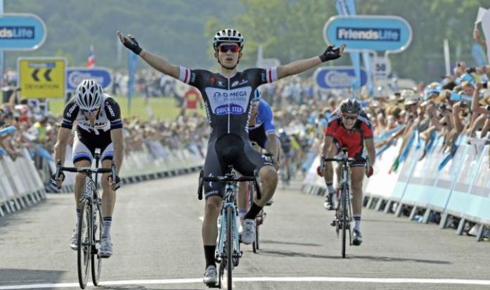 Kwiatkowski vince a Bristol e si fascia della maglia di leader (foto Rob Lampard)