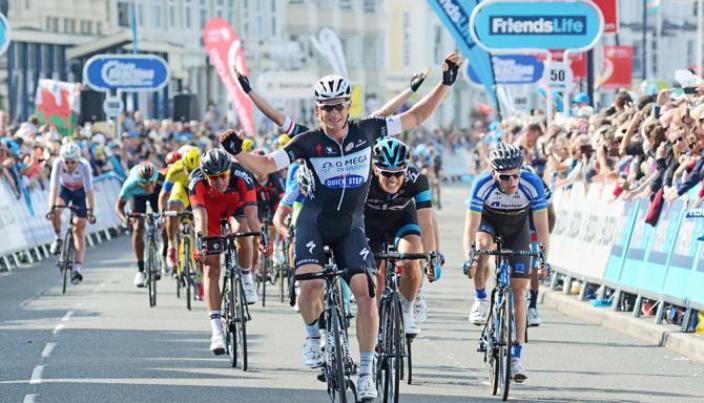Fuori gioco Cavendish, ci pensa Renshaw a portare il sorriso in casa Omega Pharma (foto Rob Lampard)