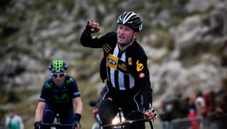 Il britannico Cumming svetta sullo spagnolo Valverde in cima alla salita del Mirador d’Es Colomer, secondo traguardo della Challenge de Mallorca (foto Bettini)