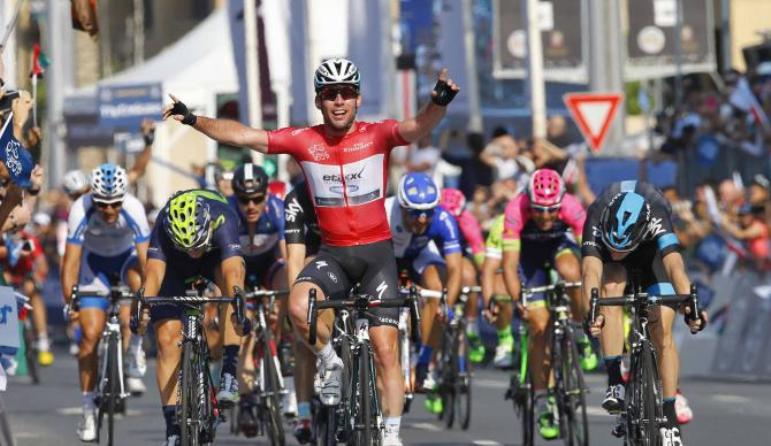 La volata pigliatutto di Cavendish nellultima tappa del Dubai Tour (foto Bettini)