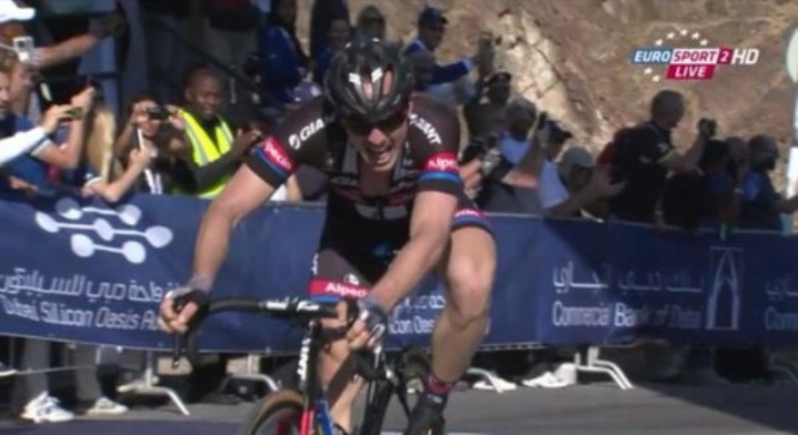 Degenkolb in pieno sforzo sul muro della diga di Hatta