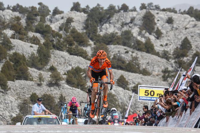 Rebellin si impone sul traguardo più duro del Giro di Turchia (foto Bettini)