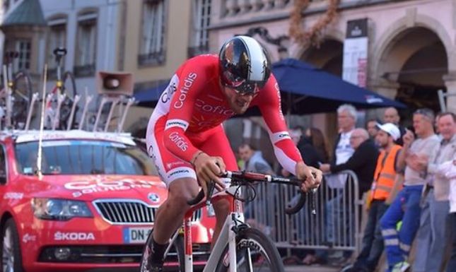 Il francese Petit in azione nel cronoprologo che ha aperto ledizione 2015 del Giro del Lussemburgo (foto Serge Waldbillig)