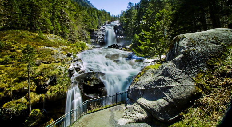 Cascata a Cauterets (www.cauterets.com)