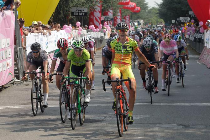 La Cucinotta mette per la prima volta in cascina una tappa del Giro dItalia (foto Bettini)