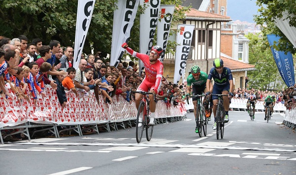 Nacer Bouhanni festeggia il settimo successo stagionale (foto Pedro Urresti)