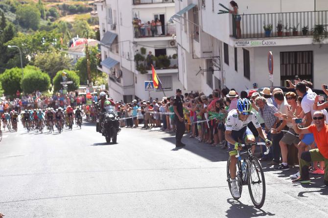 Lattacco di Chaves sulla salita della Sierra de Cazorla (foto Tim de Waele/TDWSport.com)