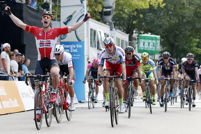 Il tedescone Greipel si impone nella semiclassica di casa, disputata sulle strade di Amburgo (foto Tim de Waele/TDWSport.com)