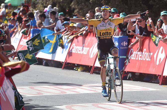 Lolandese Lindeman si impone in solitaria nella prima, vera tappa di montagna della Vuelta mentre, qualche km più dietro, Aru va allattacco e coglie Froome in crisi (foto Tim de Waele/TDWSport.com)