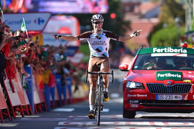 Il francese Gougeard si impone dopo una lunga fuga sul classico traguardo di Ávila (foto Tim de Waele/TDWSport.com)