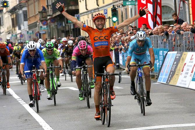 A 44 anni suonati Rebellin vince una delle più prestigiose semiclassiche del calendario italiano, la Coppa Agostoni (foto Bettini)