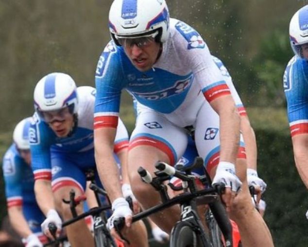 Il team francese FDJ in azione durante la cronometro a squadre che ha inaugurato La Méditerranéenne, la corsa a tappe che ha preso il posto del Giro del Mediterraneo (foto AFP)