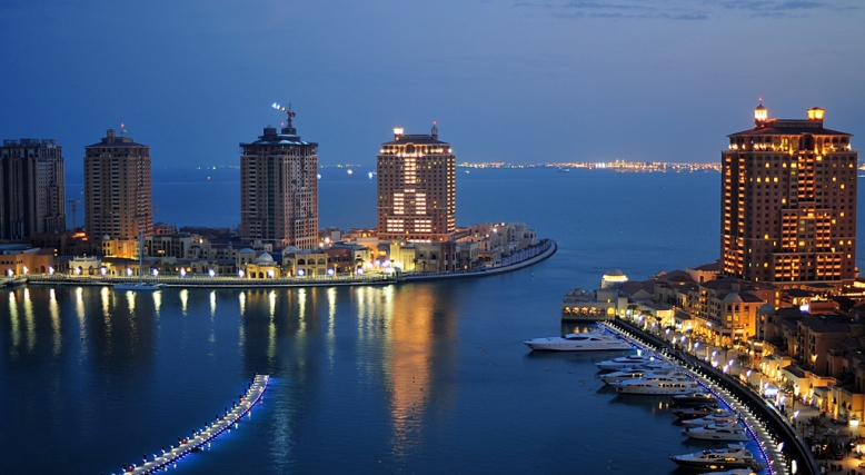 Uno scorcio dellarcipelago artificiale The Pearl di Doha, sulle cui strade si svolgeranno la prossima edizione dei campionati del mondo ed una delle più attese tappe dellimminente Giro del Qatar (wikipedia)