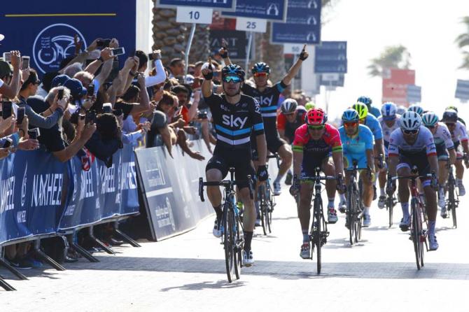 Bis di Elia Viviani sul traguardo di Palm Jumeirah, dove si era già imposto al Dubai Tour dellanno scorso (foto Bettini)