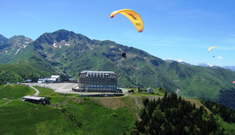 Superbagnères, la stazione di sport invernali di Luchon, in passato sede darrivo di appassionanti tapponi del Tour (les-thermes-de-luchon.blogspot.com)