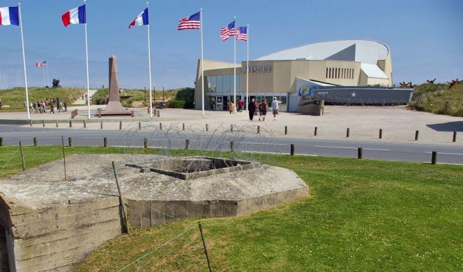 Il museo-memoriale dello sbarco in Normandia ad Utah Beach (panoramio)