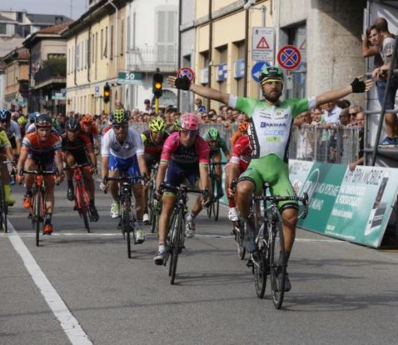 Sfumata la fuga verso il traguardo della Bernocchi, Sonny Colbrelli cambia tattica e fa sua allo sprint la 70a edizione della Coppa Agostoni (foto Bettini)