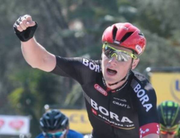 Lirlandese Sam Bennet mette a segno un prestigioso bis alla Paris-Bourges, vincendola per il secondo anno consecutivo (foto F. Mons/LEquipe)
