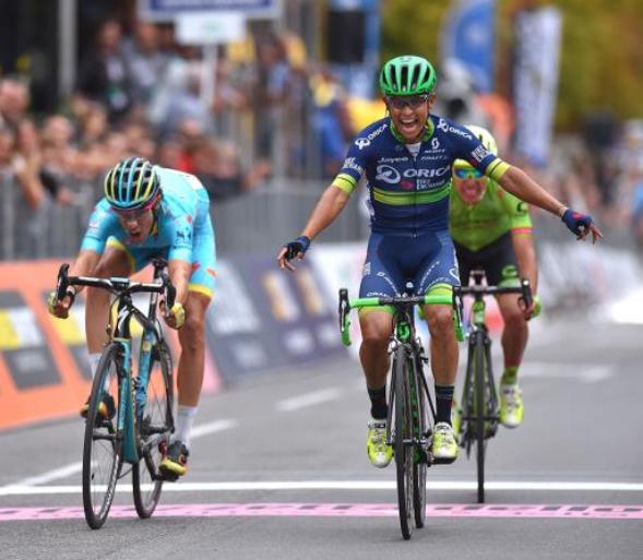 Un momento storico: per la prima volta nella storia un corridore non europeo taglia da vincitore il traguardo del Giro di Lombardia (foto Tim de Waele/TDWSport.com)
