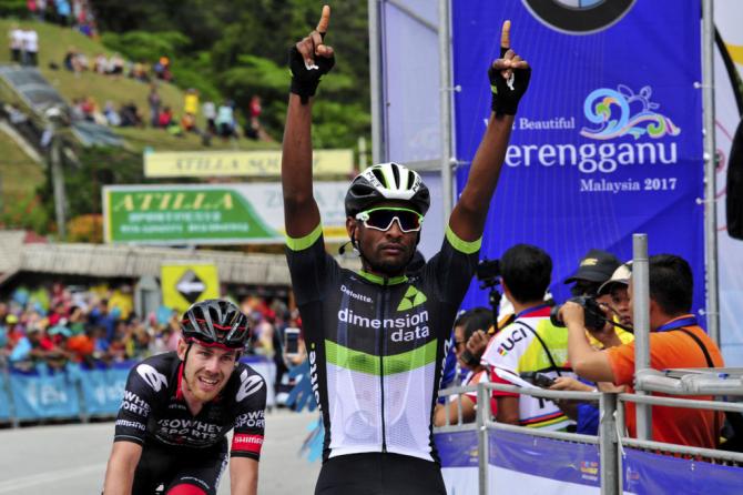 Continente africano sugli scudi al Tour de Langkwavi: leritreo Debesay si impone nella tappa più impegnativa, il sudafricano Gibbons mantiene la leadership (foto Bettini)