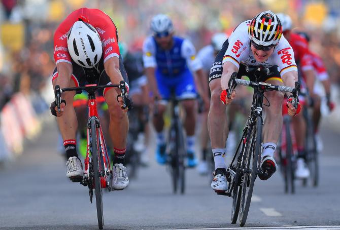 Lindecifrabile sprint tra Greipel e Degenkolb sul traguardo di Tavira (foto Bettini)