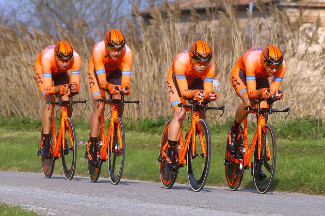 La formazione polacca in azione sulle strade della cronosquadre di Gatteo (Tim de Waele/TDWSport.com)