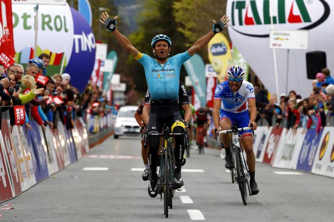 Scarponi riassapora il gusto del successo al termine della prima tappa del Tour of the Alps (foto Bettini)