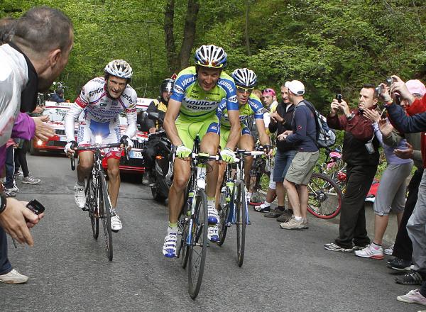 Scarponi sul Mortirolo con Basso e Nibali (foto Bettini)