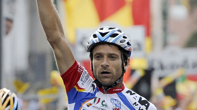 Scarponi al traguardo di Benevento, Giro del 2009 (Getty Images Sport)