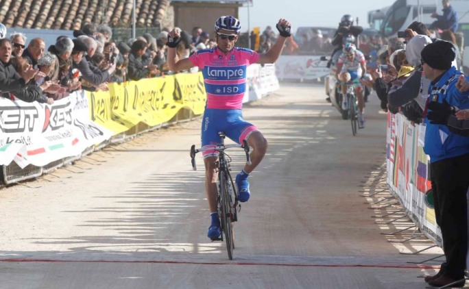 Il successo di Scarponi alla Giara di Gesturi, Giro del Sardegna del 2011 (foto Bettini)
