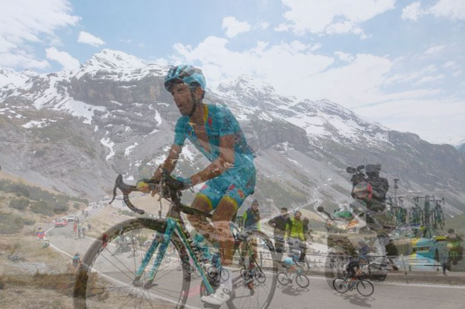 Lungo i tornanti dello Stelvio accompagnati dal ricordo di Scarponi (Getty Images Sport)