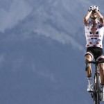 BARGUIL IN MAGLIA A POIS SULL’IZOARD, PER LA GENERALE TUTTO RINVIATO ALLA CRONOMETRO