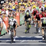 VIA COL VENTO A ROMANS-SUR-ISÈRE: MATTHEWS VINCE, FROOME ALLONTANA MARTIN