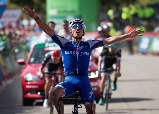 Alaphilippe agguanta la vittoria sul traguardo di Xorret de Catí (Getty Images Sport)