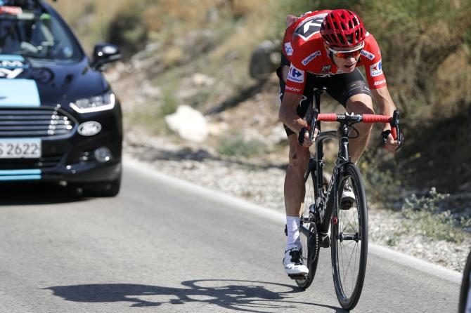 La disperata rincorsa di Froome dopo le due cadute nel per lui rocambolesco finale di Antequera (foto Bettini)