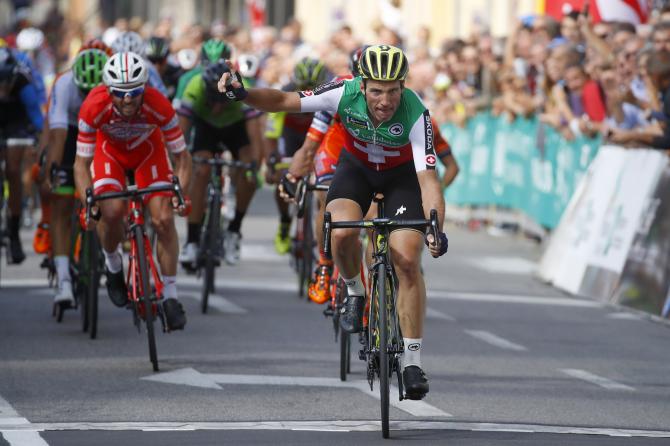 Michael Albasini è il primo corridore elvetico ad imporsi nella Coppa Agostoni, giunta questanno alla 71a edizione (foto Bettini)