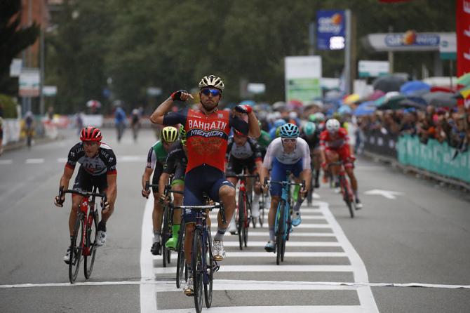Si attendeva Viviani ma è Colbrelli a spiccare il volo sul rettilineo darrivo di Legnano (foto Bettini)
