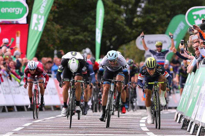 Il bis di Ewan sulle strade del Giro della Gran Bretagna (Tim de Waele/TDWSport.com)