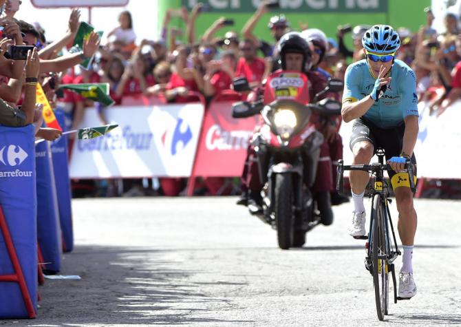 Miguel Ángel López sembra quasi benedire la sua seconda vittoria alla Vuelta 2017, ottenuta sul prestigioso traguardo della Sierra Nevada (Getty Images Sport)