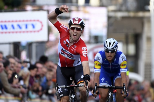 De Buyst vince la corsa dedicata a Frank Vandenbroucke, il corridore belga prematuramente scomparsi a soli 34 anni il 12 ottobre del 2009 (Photo News)