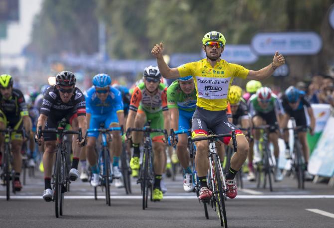 Il velocista italo-polacco ancora a segno al Tour of Hainan (www.tourofhainan.com)