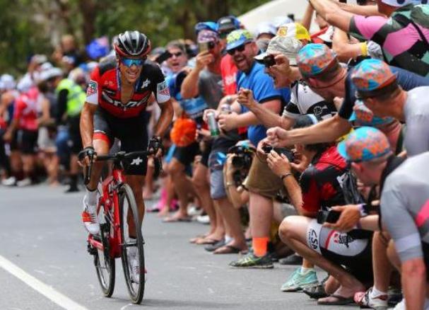 Porte allattacco verso il suo traguardo preferito (foto Tim de Waele)